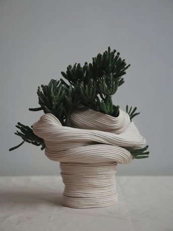 Ceramics vessel – Zhu Ohmu